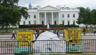 خيمة السلام أمام البيت الأبيض