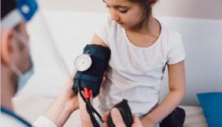قياس ضغط الدم للأطفال من سن 7 قد ينقذ حياتهم