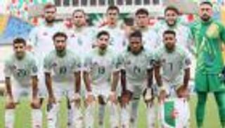 مدرب الجزائر يفسر فرص عمورة الضائعة وغياب مازا وبلايلي