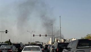 الدخان يتصاعد جراء التفجيرات في العاصمة القطرية