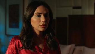 الفنانة لبنى عبدالعزيز