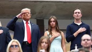 ترامب مع جاريد كوشنر وابنته أرابيلا