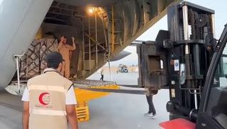 وصول طائرة المساعدات الإماراتية التاسعة إلى أفغانستان