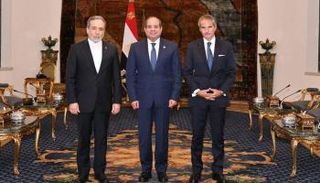 السيسي يتوسط عراقجي وغروسي