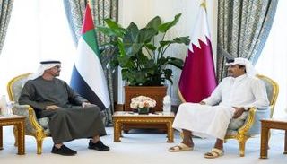 أمير قطر يستقبل الشيخ محمد بن زايد آل نهيان