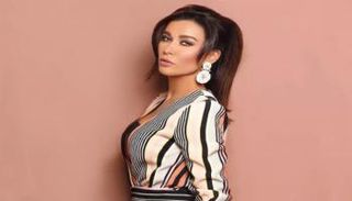 نادين الراسي تعتذر لفضل شاكر ونجله محمد