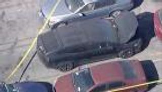 داخل كيس بلاستيكي.. العثور على جثة في سيارة مطرب أمريكي شهير