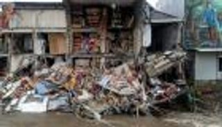 سيول جزيرة بالي الإندونيسية.. 6 قتلى وإغلاق الطرق الرئيسية