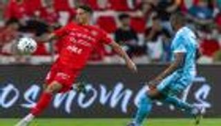 شباب الأهلي يتصدر الدوري الإماراتي.. وتعثر الشارقة والوحدة