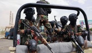 عناصر مسلحة للحوثيين بصنعاء.. أرشيفية