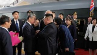 كيم وخلفه ابنته