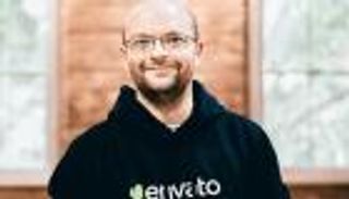 «كوليس تايد».. مؤسس الإمبراطورية الإبداعية الرقمية Envato