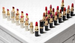 أحمر الشفاه