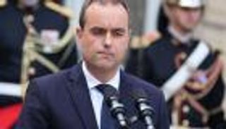 مقربون وعائدون لحكومة فرنسا.. أسماء في بورصة التكهنات