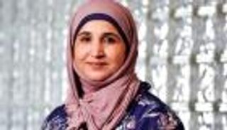 رحيل مصممة الأناقة والهوية العُمانية أمل البلوشي