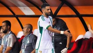 محرز قائد منتخب الجزائر