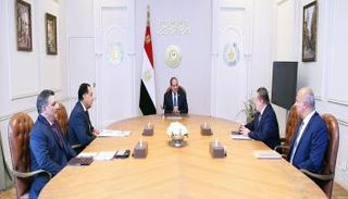 جانب من اجتماع الرئيس المصري مع المسؤولين