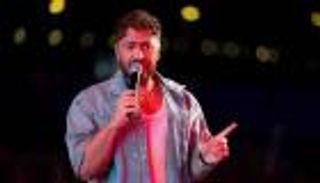 تفاصيل إصابة تامر حسني بكسر في القدم