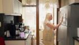 زوجان أستراليان يكتشفان تذكرة يانصيب بـ13 مليون دولار على الثلاجة