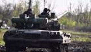 «عقل بارد داخل فولاذ ساخن».. المسيرة حاضرة بـ«يوم الدبابة» الروسي