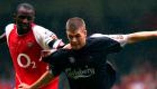 من فييرا إلى جيرارد.. أساطير في القائمة «الحمراء» بالدوري الإنجليزي