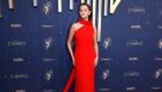 لوس أنجلوس تحتضن بريق هوليوود في الإيمي 77.. السجادة الحمراء تتحول إلى عرض للأناقة