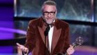 جوائز إيمي 2025: «ذا ستوديو» يكتسح ووجوه جديدة تلمع في هوليوود