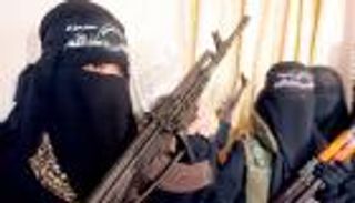 سافرن لسوريا وطردن من تركيا.. فرنسا تحاكم 3 «داعشيات»