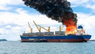 حرائق سفن الشحن