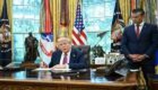 ترامب يلاحق «نيويورك تايمز» قضائيا ويطالب بتعويض 15 مليار دولار