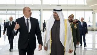 رئيس الإمارات رفقة رئيس أذربيجان