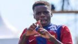 سجل 189 هدفا.. طفل نيجيري أحدث جواهر برشلونة (فيديو)