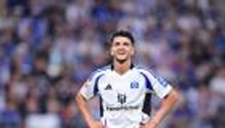 نسبة نجاح قياسية.. مدافع ليبي يصنع الحدث في الدوري الألماني