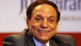 صورة جديدة للزعيم عادل إمام تشعل السوشيال ميديا