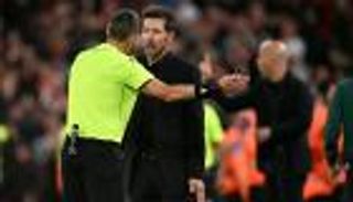 حُظر 3 سنوات من قبل.. تاريخ أسود لمشجع ليفربول الذي هاجم سيميوني