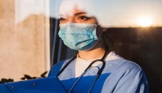 أزمة الكوادر الطبية في بريطانيا