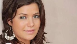 الفنانة يسرا اللوزي 