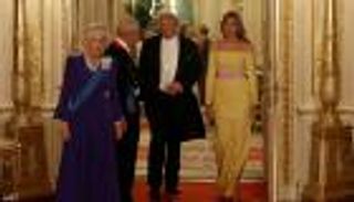 الرسائل الخفية وراء إطلالات ميلانيا ترامب في لندن