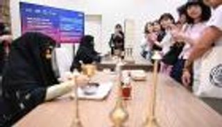 إكسبو أوساكا.. حرف العطور والبخور التقليدية تأسر زوار جناح الإمارات