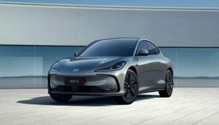 سيارة IM5 السيدان - صورة أرشيفية 