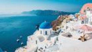 أويا.. أسرار قرية يونانية تصنف بين الأجمل في العالم