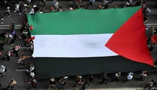 علم فلسطين خلال مظاهرة ضد إسرائيل في مدينة مكسيكو