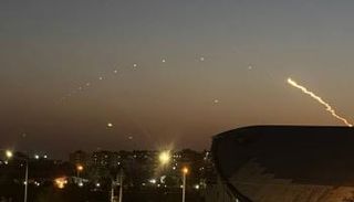 مقذوفات في سماء إيران