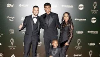 لامين يامال في حفل الكرة الذهبية العام الماضي