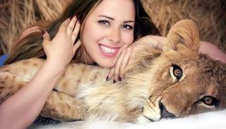 أنوسة كوتة تغادر مصر قبيل جلسة استئناف حكم حبسها