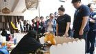 البيت الإماراتي.. المأكولات الشعبية تجذب الزوار في بكين