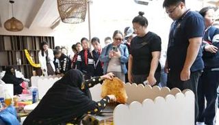 الأطباق الإماراتية التقليدية حاضرة في بكين