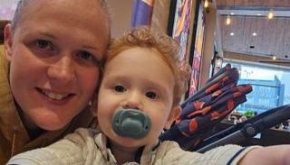 كولدمان مع طفلها 