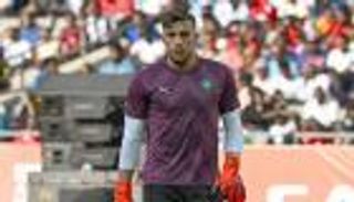 من دوري المظاليم إلى حلم المونديال.. قصة ملهمة لحارس المغرب