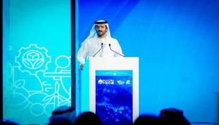 عبدالله بن طوق المري خلال فعاليات منتدى مستقبل الصناعات الغذائية 2025